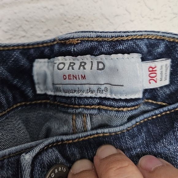 Torrid Boyfriend Denim 20R Plus Size - Picture 4 of 5